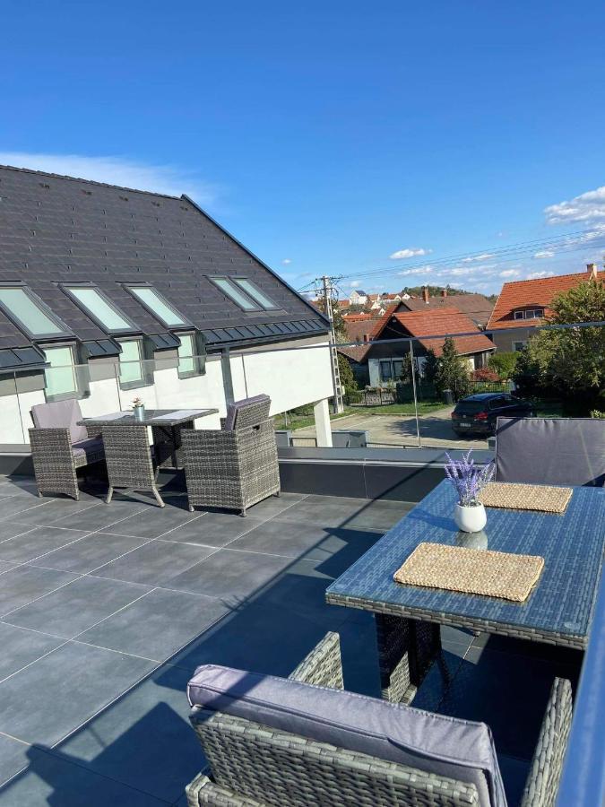 Villa Corner Tihany Exterior photo